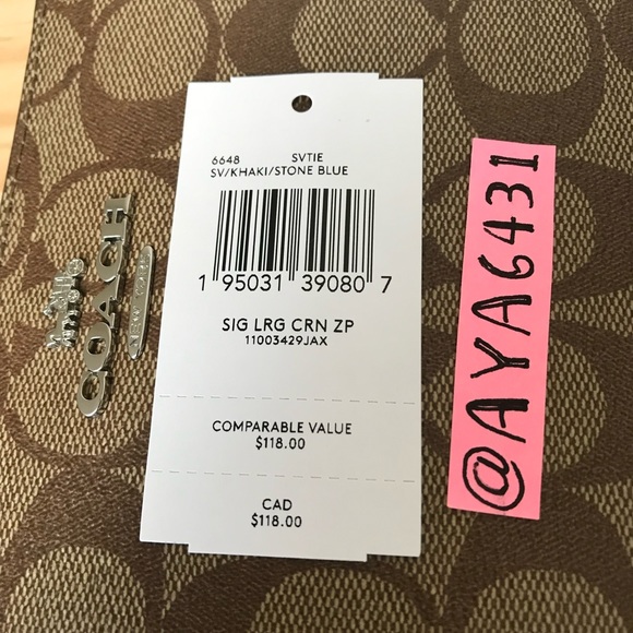 Coach large wristlet๐๐ - Picture 4 of 8